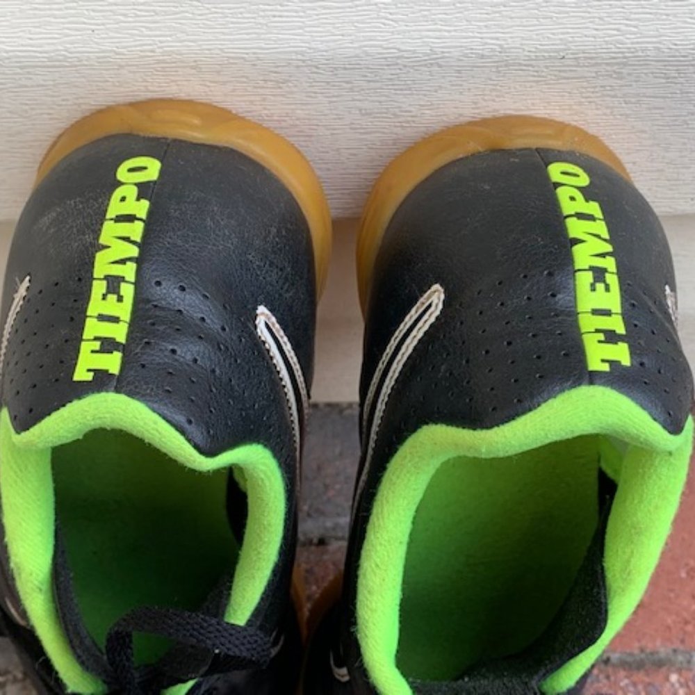 Nike tiempo futsal/indoor soccer sneakers - Picture 3 of 6